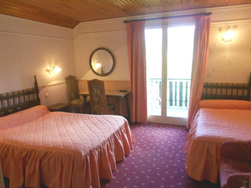 Hotel Les Barnieres Guillestre Rom bilde