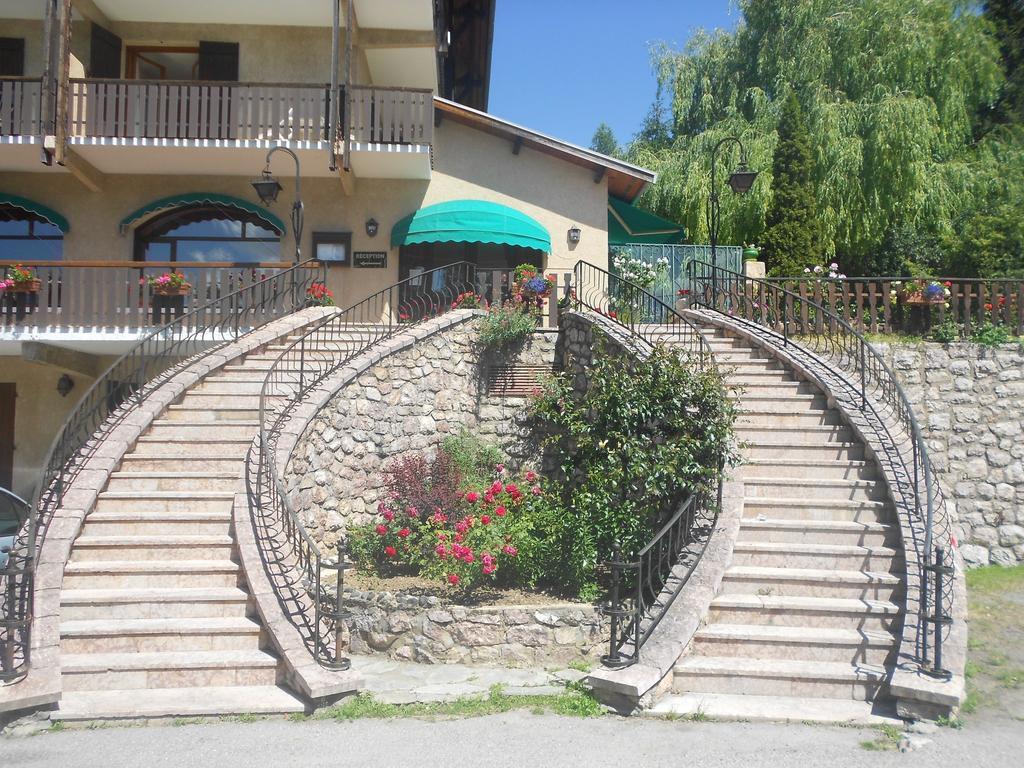 Hotel Les Barnieres Guillestre Eksteriør bilde